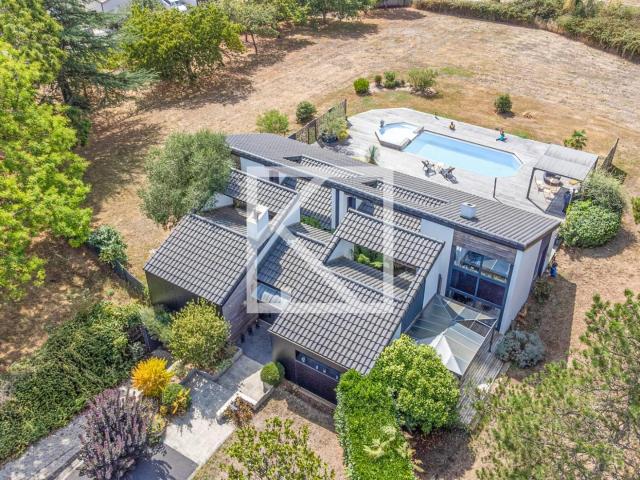 Maison contemporaine avec piscine 173m² Jallais