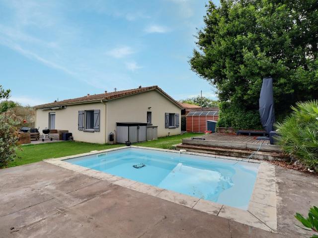 Maison contemporaine avec piscine