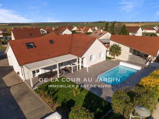 Maison contemporaine avec piscine