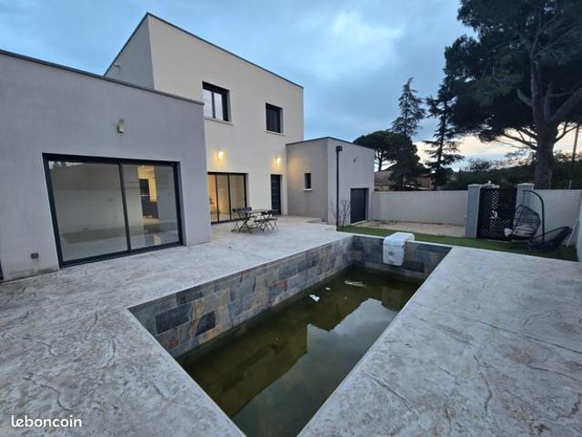 Maison contemporaine avec piscine