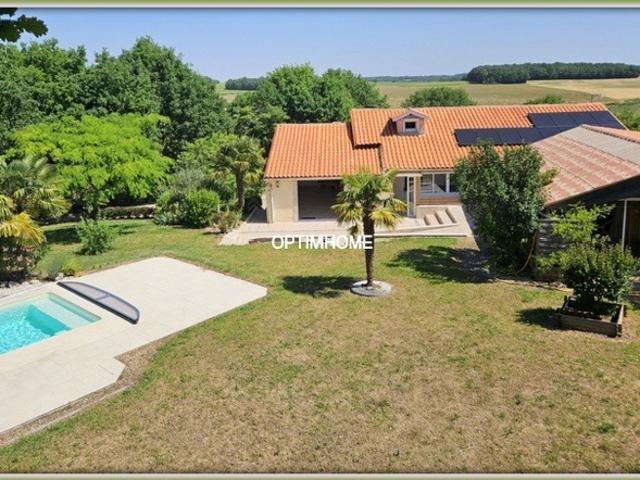 Maison contemporaine avec piscine, appartement indépendant et vaste terrain arboré
