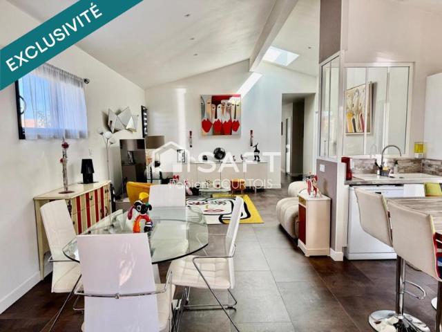 Maison contemporaine avec piscine de très haute qualité