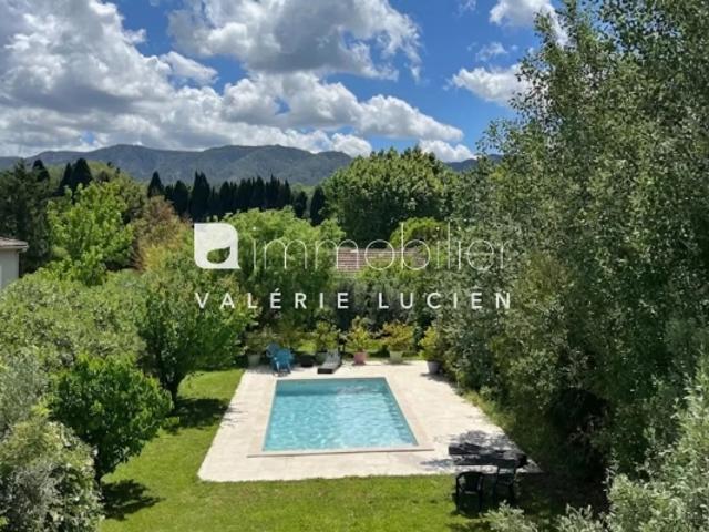 Maison contemporaine avec piscine et vue Alpilles à Saint Rémy de Provence