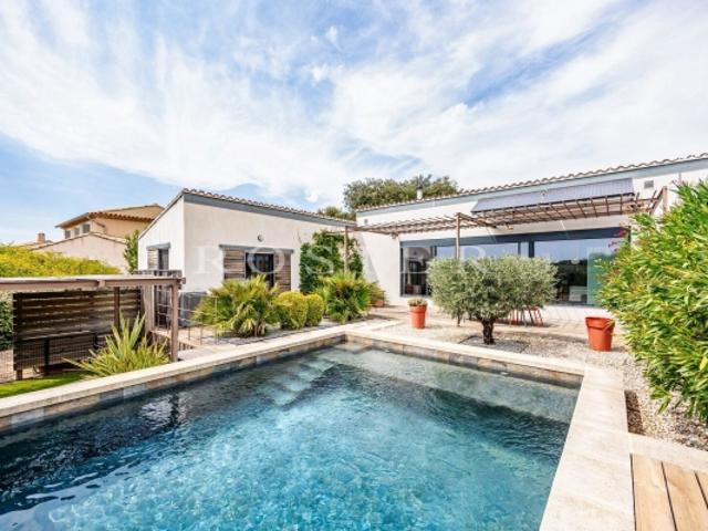 Maison contemporaine avec piscine et vue sur le Luberon à Saint Saturnin lès Apt