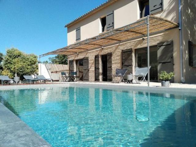 Maison contemporaine avec piscine Venasque