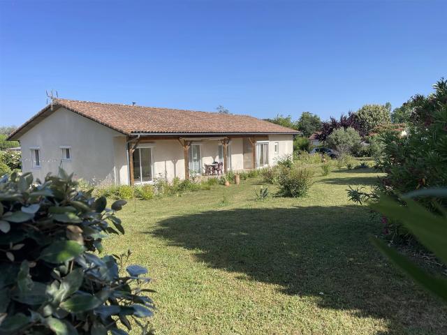 Maison contemporaine avec studio et jardin verdoyant 138m² Vic Fezensac