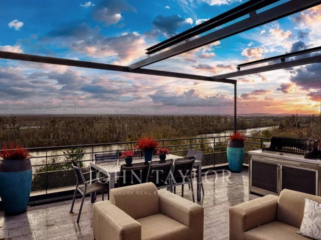 Maison contemporaine avec vues panoramiques et multiples terrasses