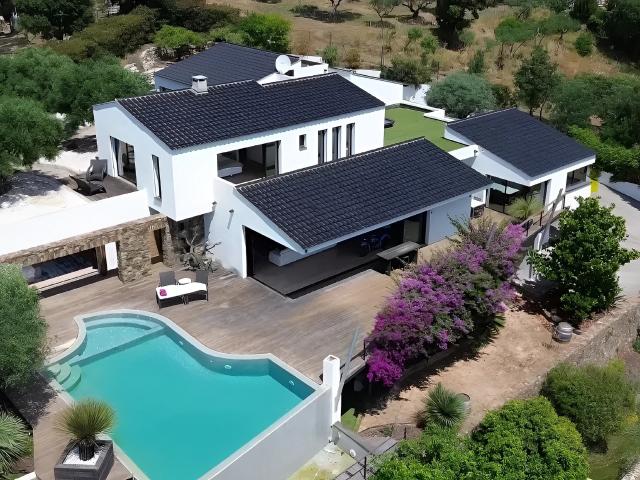 MAISON CONTEMPORAINE D'ARCHITECTE CALME, CONFORT ET DESIGN PARCELLE DETACHABLE DE 1500 m2