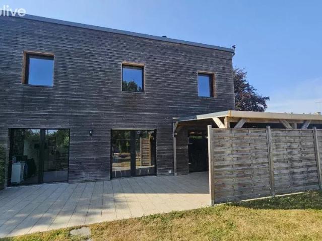 Maison contemporaine de 7 pièces à Pléguien, 185 m²