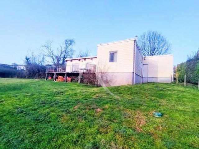 Maison contemporaine de 120 m² avec garage et beau terrain