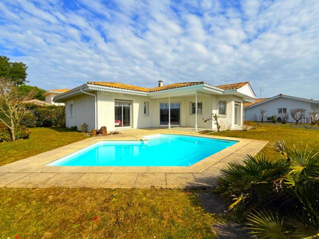 Maison contemporaine de 128m2 sur terrain de 831m2 à Anderno