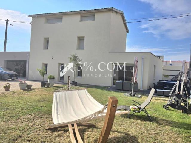 Maison contemporaine de 138m2 et 4 chambres sur parcelle clo