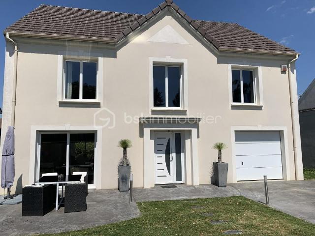 Maison contemporaine de 160 m2 – 2014 – Calme & Standing proche Val d’Europe