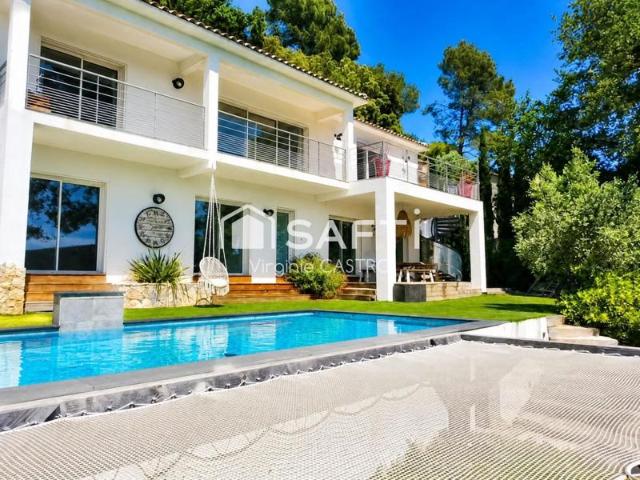 Villa contemporaine, 200m2 avec piscine & vue panoramique 15mn de frejus idem