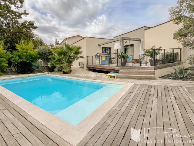 Maison contemporaine de 2019 RT2012 à Albi avec piscine, jardin