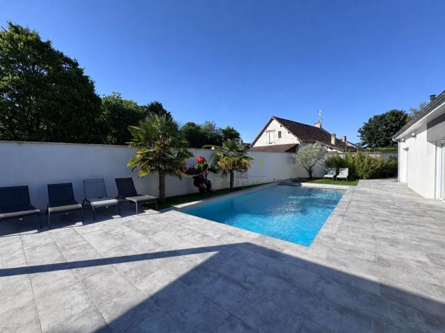 Maison contemporaine de 2020 avec piscine & 5 chambres