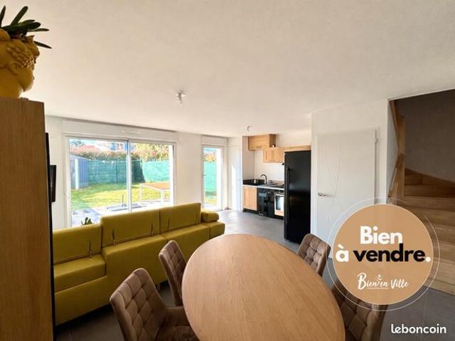 Maison contemporaine de 2020 sous garanties constructeur, jardin exposé sud et garage