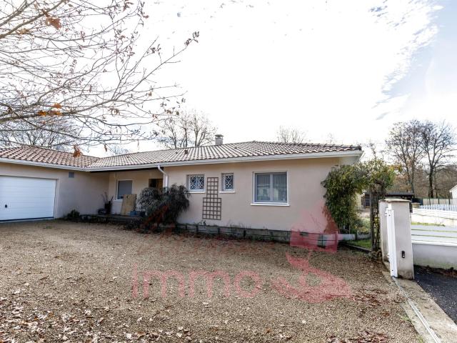 Maison contemporaine de plain pied avec piscine confort mode. 132m² Geloux