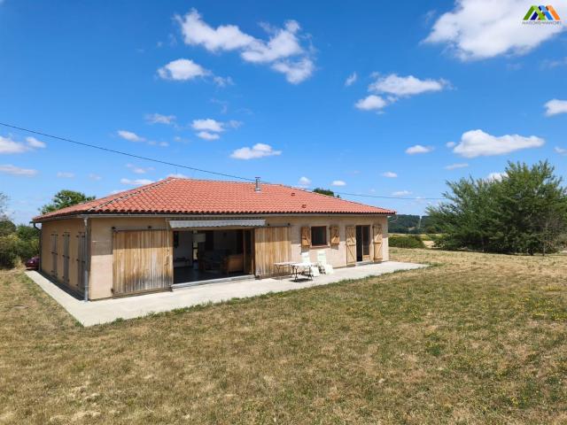 Maison contemporaine de plain pied avec vues sur la campagne. 160m² Castelnau Magnoac