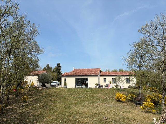 Maison contemporaine de plain pied à proximité de cahors 116m² Le Montat