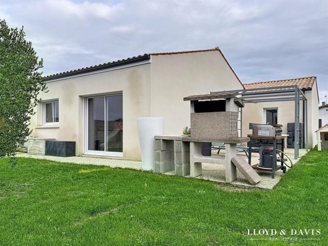 Maison contemporaine de plain pied 3 chambres, garage, jardi. 104m² Médis