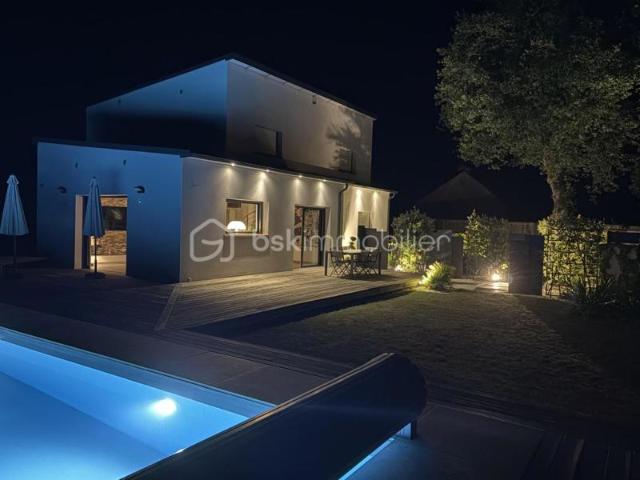 Maison contemporaine de standing – 5 chambres piscine