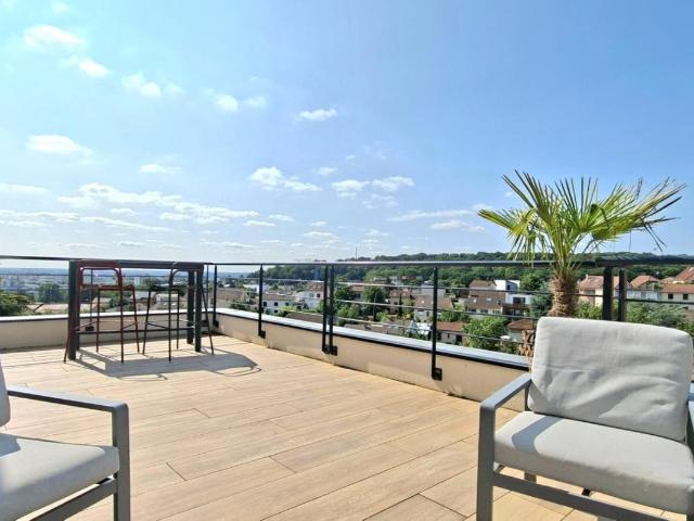 MAISON CONTEMPORAINE D'EXCEPTION AVEC STUDIO