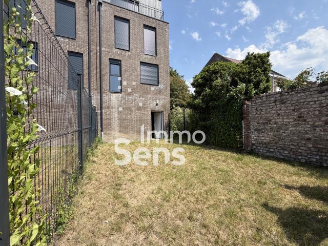 Maison contemporaine d'exception avec suite parentale, jardin, terrasses et garage