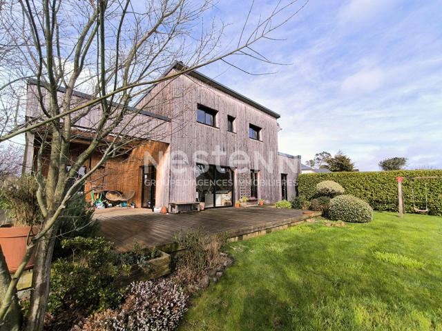 Maison contemporaine en bois à proximité de la mer à Trevene. 104m² Tréveneuc