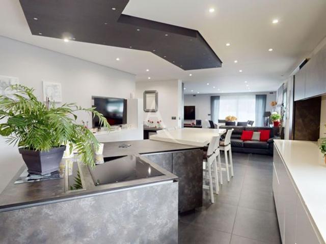 Maison contemporaine familiale 10 pièces 309 m² terrain de 800m2