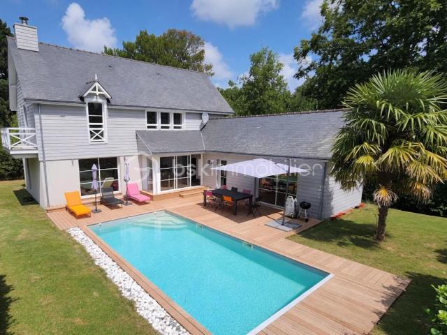 Maison contemporaine familiale de 188 m² avec piscine – Plouër sur Rance