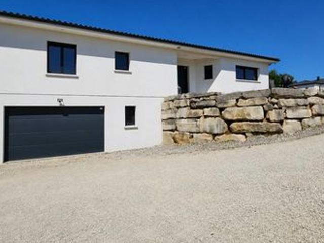 Maison contemporaine haut de gamme avec piscine