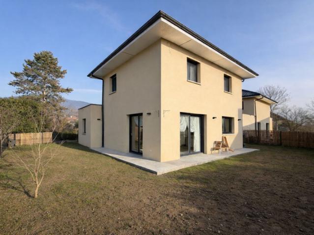 Maison contemporaine individuelle récente 114 m2 5 pièces