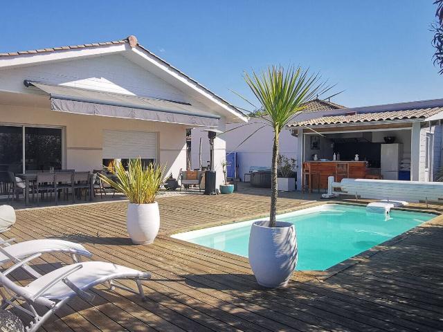 Maison contemporaine Lège bourg 4 chambres et piscine