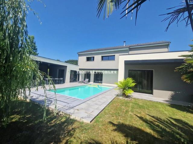 Maison contemporaine Luxe Thouaré Sur Loire 7 pièce s 247 m2