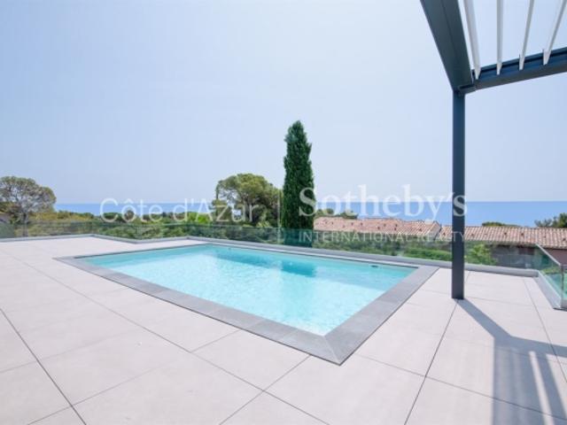 Maison contemporaine neuve avec vue mer et toit terrasse de 90 m²