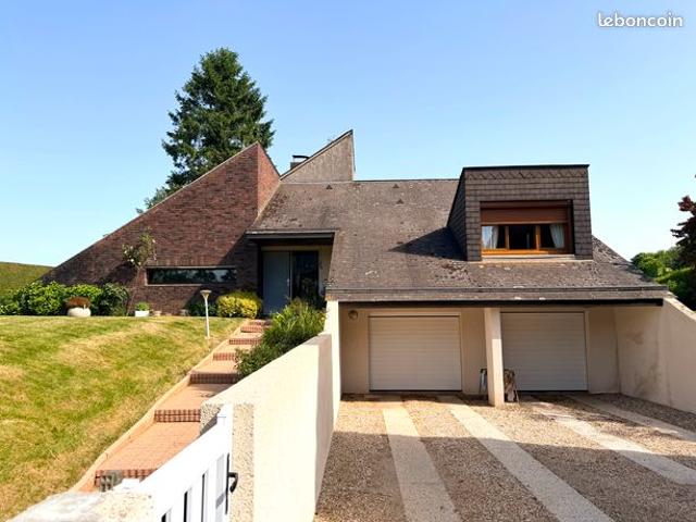 Maison contemporaine – proche centre bourg