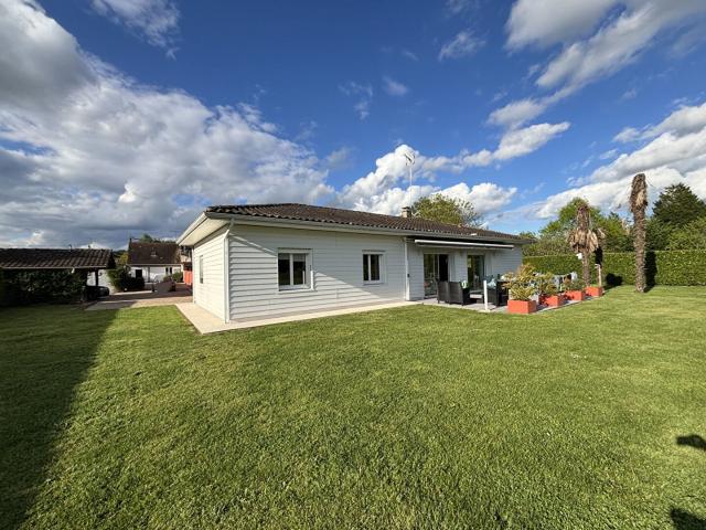 Maison contemporaine proche des commodités avec doubles gara. 107m² Montpon Ménestérol
