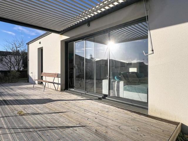 Maison contemporaine recente proche plage
