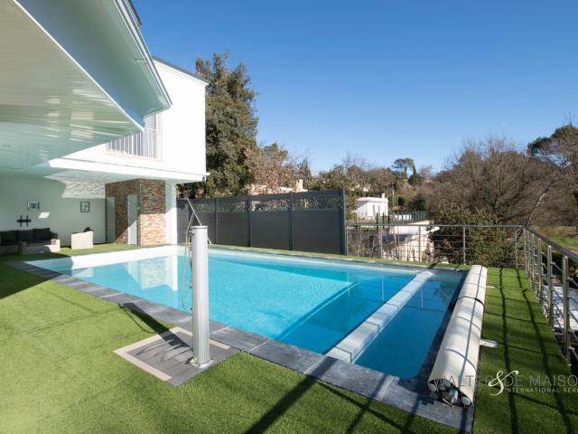Maison contemporaine sur domaine de Golf 83170 Brignoles