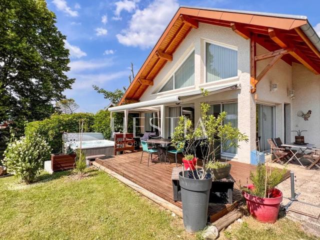 Maison contemporaine sur les hauteurs d'Annecy le Vieux