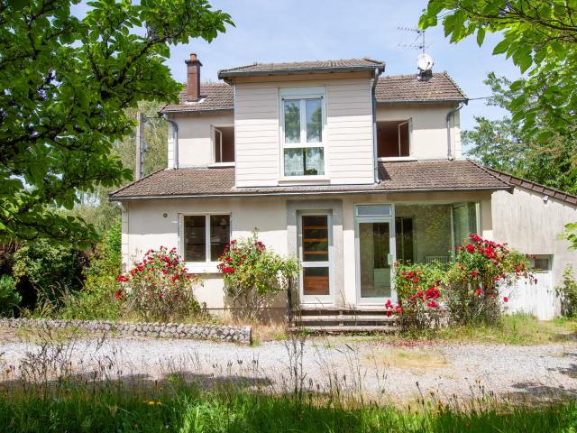 Maison cosy à rafraîchir avec terrain exposé plein sud
