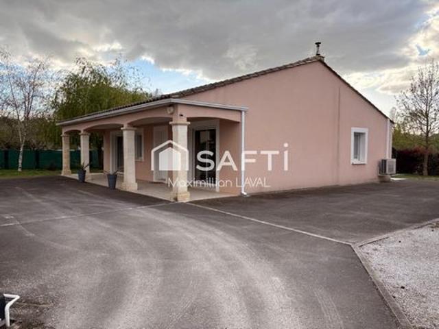 Maison calme avec carport et 2 dépendances