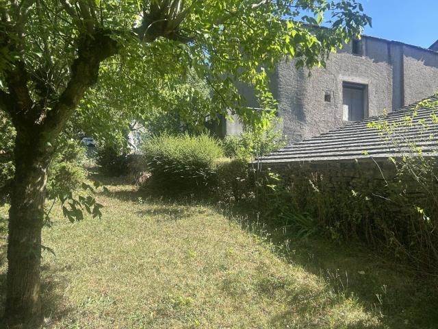 Maison Campagne T5 avec Dépendance, garage et Jardin VALLE. 130m² Connac