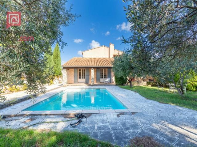 Maison Carpentras 6 pièce s 137 m2 sur un terrain de 770 m2 avec piscine