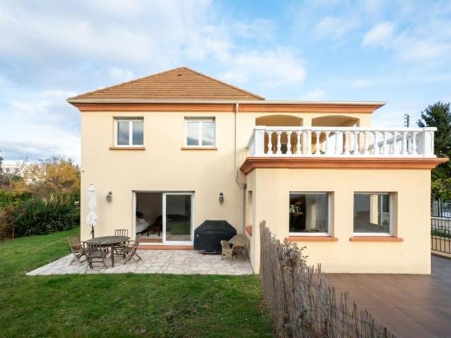Maison Carrières sur Seine 310,06 m² 8 pièces