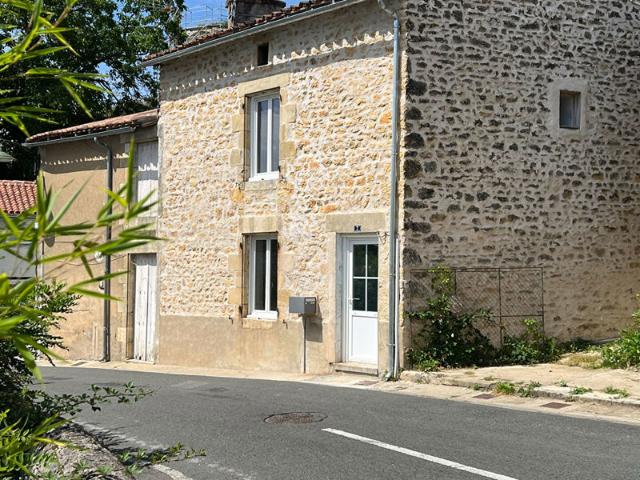Maison centre de Gencay, 61m² 2 chambres et terrasse