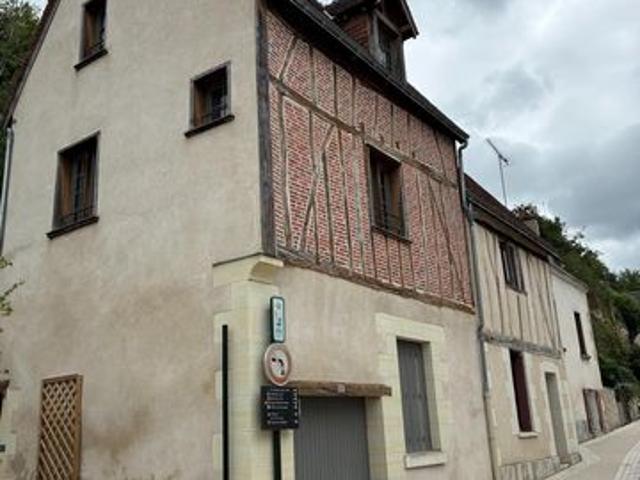 Maison centre historique AMOISE: RARE et RECHERCHE
