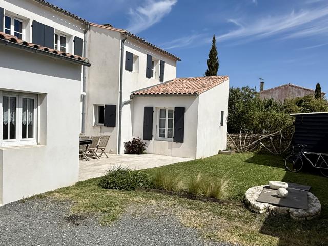 Maison centre village de Loix 150 m2