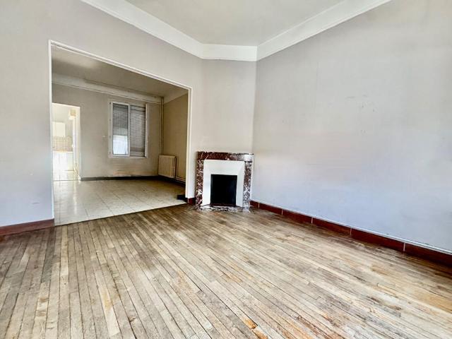 Maison centre ville Moreuil, 2 chambres, jardin cave 94m2